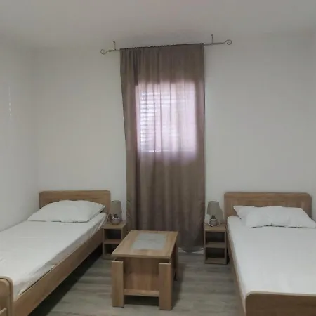 Apartment Leonora *