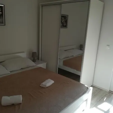 Apartment Leonora *